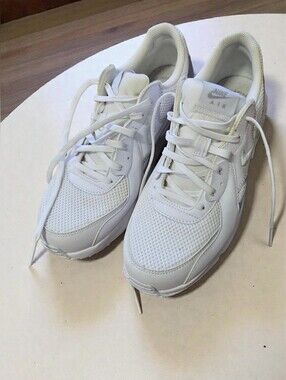 Nike Air Max Excee Sneakers | Women's 9 | White Metallic Platinum
